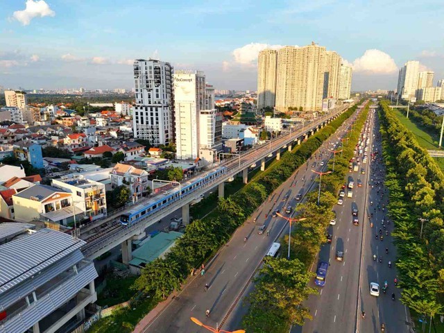 Tuyến Metro số 1 TP.HCM chạy qua trung tâm Thủ Đức, biểu tượng hạ tầng hiện đại khu Đông