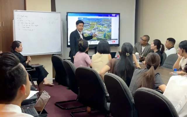 Ảnh hoạt động của Nguyễn Công Thiện