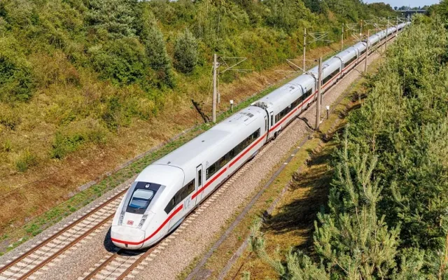 Vingroup Đề Nghị Đồng Nai Hỗ Trợ Khảo Sát Dự Án Đường Sắt Tốc Độ Cao 350km/h