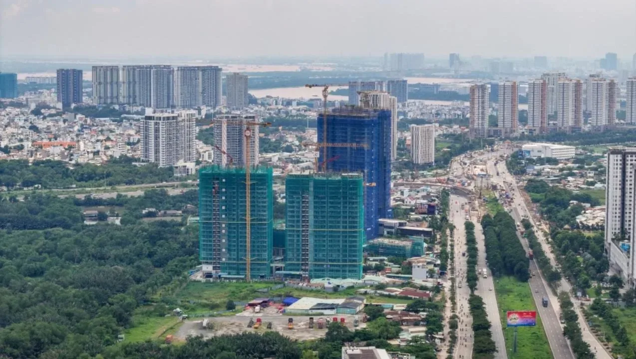 Giá Nhà Đất Tăng Vọt: Bộ Xây Dựng Thừa Nhận Thực Trạng và Giải Pháp Ổn Định Thị Trường