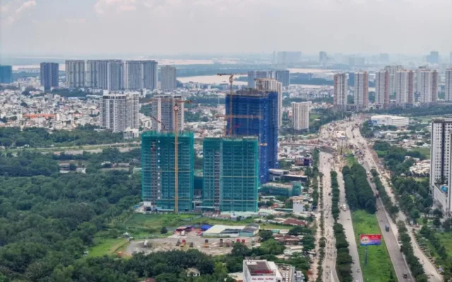 Giá Nhà Đất Tăng Vọt: Bộ Xây Dựng Thừa Nhận Thực Trạng và Giải Pháp Ổn Định Thị Trường