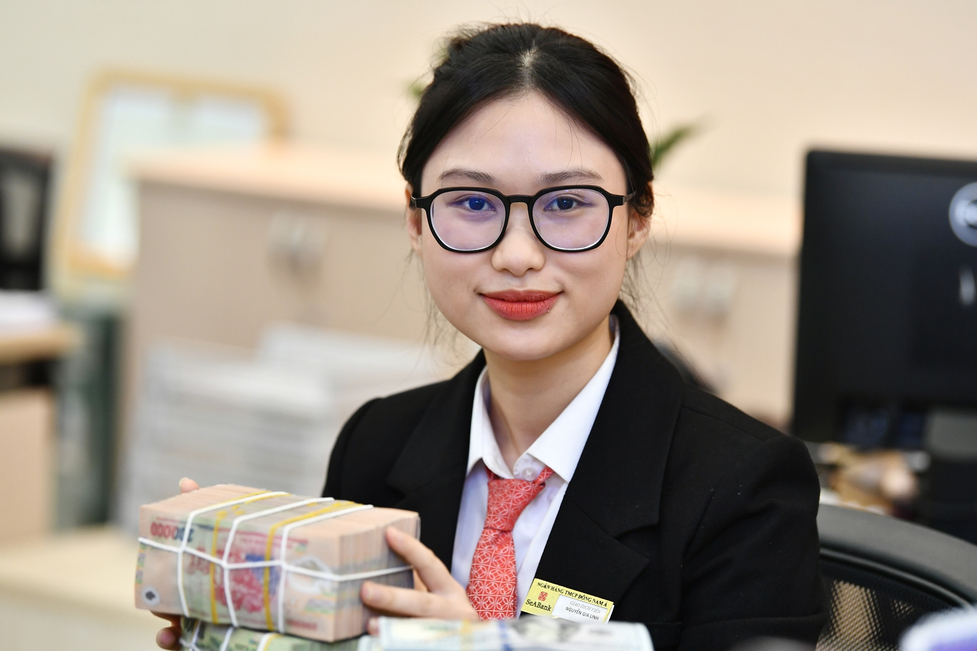 Cơ Hội và Thách Thức: Phân Tích Chuyên Sâu Lãi suất ngân hàng & Giá Vàng 28/2/2026 Ảnh Hưởng Đến Thị Trường Bất Động Sản