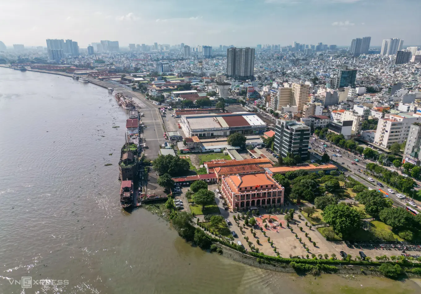 Công viên Cảng Nhà Rồng - Hinh 1