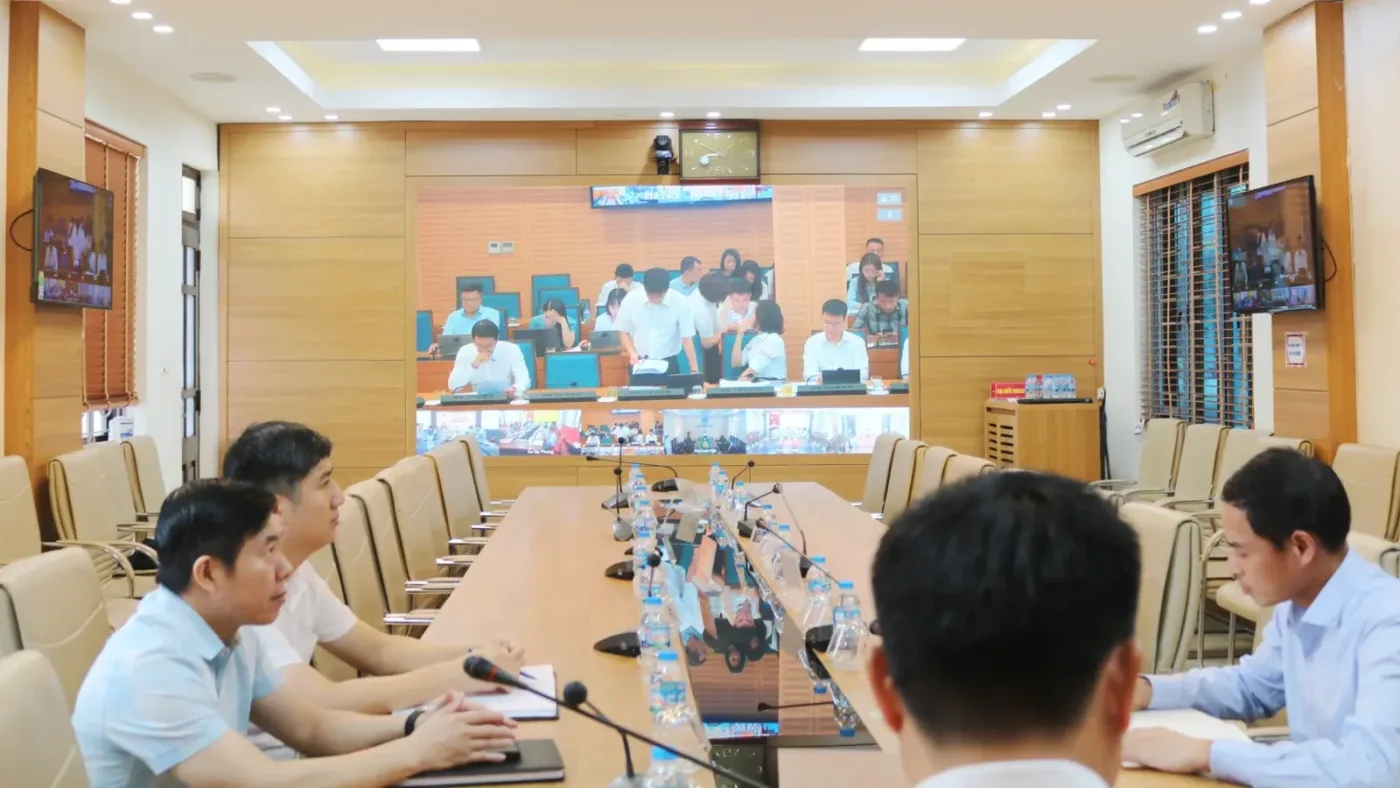 Cuộc họp trực tuyến của UBND thành phố Hà Nội về tiến độ giải phóng mặt bằng nhà ở xã hội