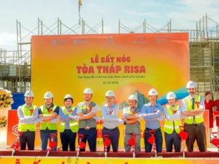 Phát Đạt cất nóc phân khu thứ hai La Pura trên quốc lộ 13, TP.HCM