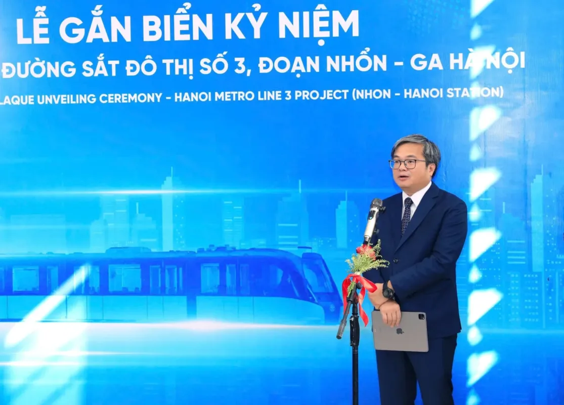 Đại diện phát biểu tại lễ gắn biển kỷ niệm tuyến đường sắt đô thị số 3, đoạn Nhổn - ga Hà Nội