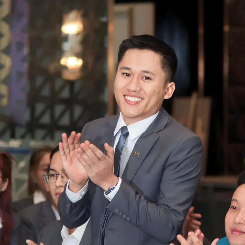Chân dung Nguyễn Đình Mạnh