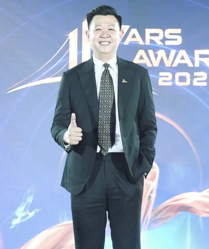 Chân dung Nguyễn Văn Thương