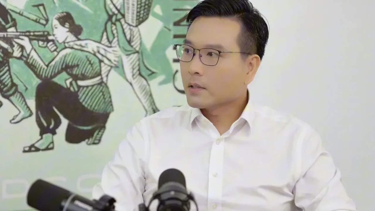 Ông Phạm Anh Khôi, Giám đốc Tài chính và Đầu tư Vinhomes, phát biểu trước micro tại chương trình Chat with Portfolio
