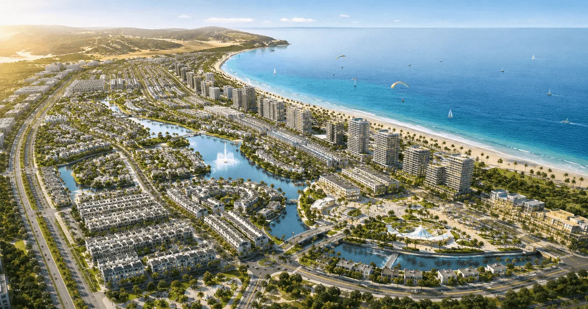 Phối cảnh khu đô thị ven biển Hàm Tiến - Mũi Né của Sun Group với hồ nước, nhà phố và cao tầng