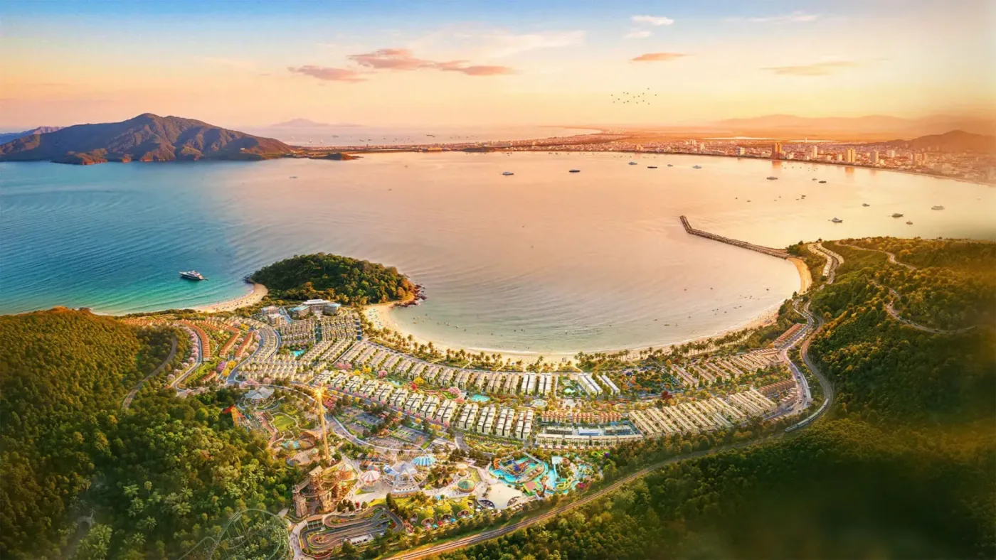 Phối cảnh toàn khu Vinhomes Hải Vân Bay ven vịnh biển, chân đèo Hải Vân, Đà Nẵng nhìn từ trên cao