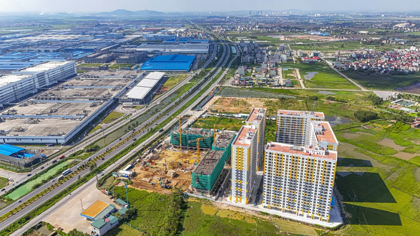Toàn cảnh dự án nhà ở xã hội đang xây dựng cạnh khu công nghiệp, minh hoạ nguồn vốn vay nhà ở xã hội